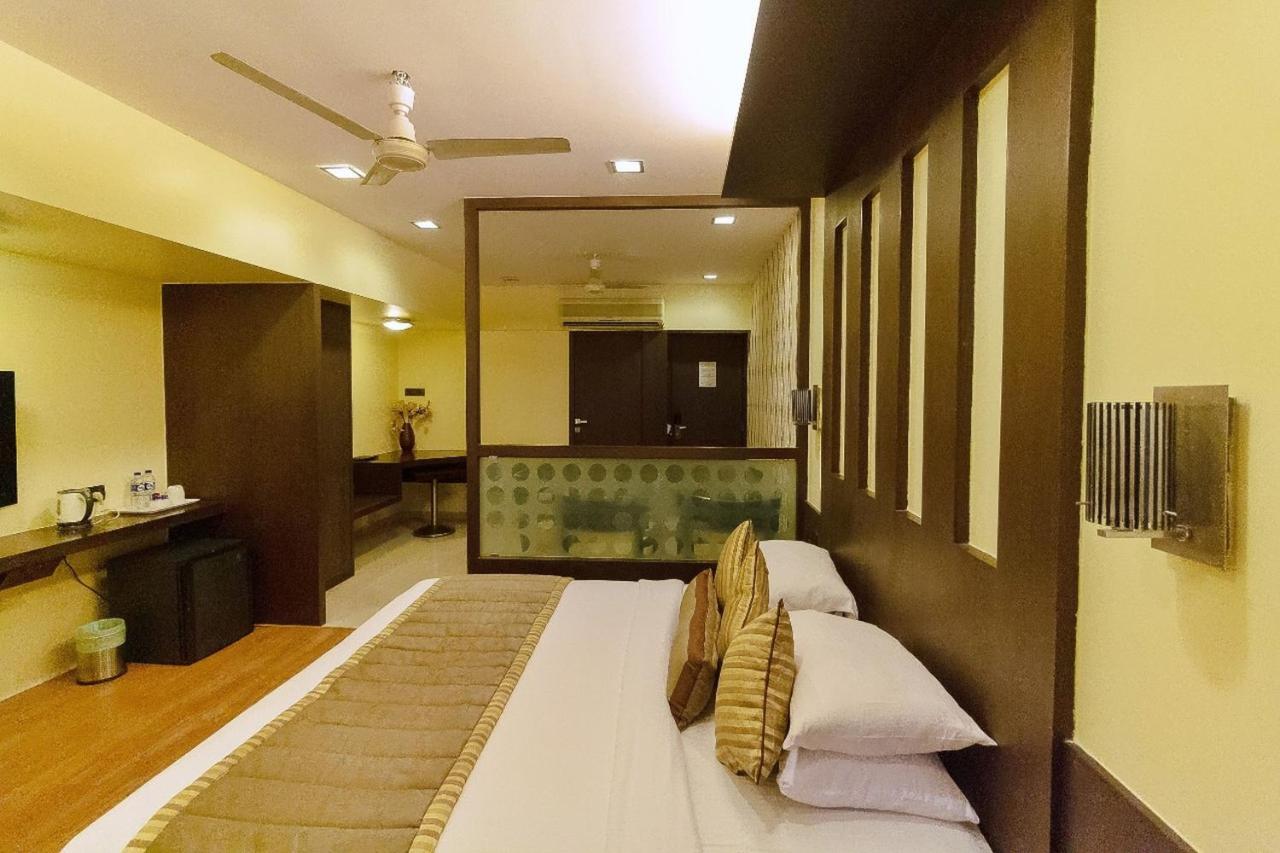 Hotel Silver Inn Мумбаи Экстерьер фото